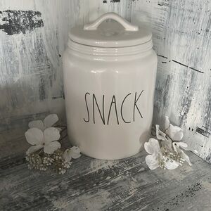 Rae Dunn medium/large SNACK canister